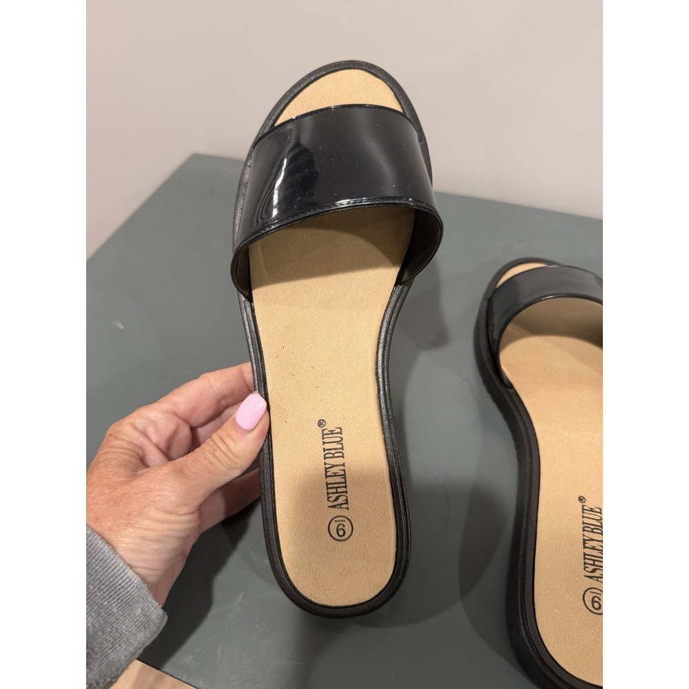 Ashley Blue Black Faux Patent Leather Slip On Sandals Slides Womens Size 9 025 - Picture 4 of 5